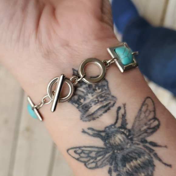 Turquoise Silver Tone Toggle Bracelet - Picture 4 of 6
